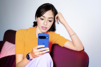 Google explains Pixel 10 IP68 rating, revealing why they prioritize real-world durability over chasing the highest specs. A must-read for all smartphone users.